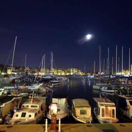 Lovely,Central, Spacious 2-Bedrooms Apartment Pireo Esterno foto