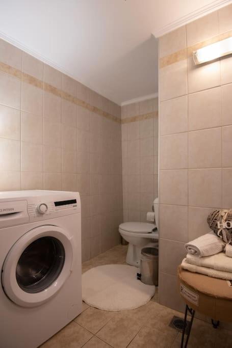 Lovely,Central, Spacious 2-Bedrooms Apartment Pireo Esterno foto