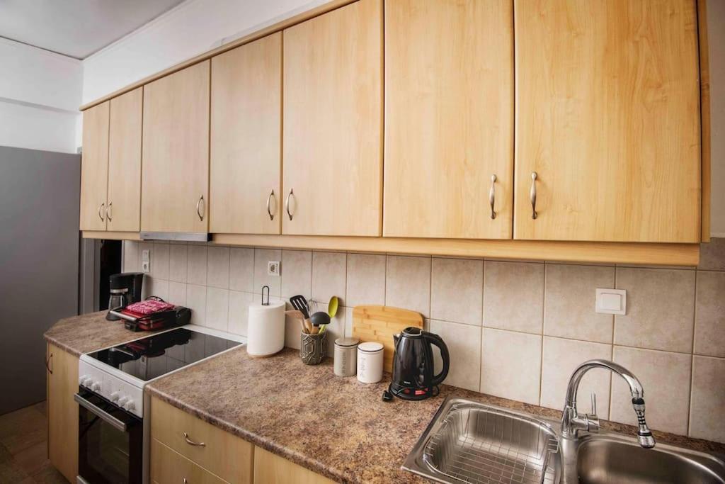 Lovely,Central, Spacious 2-Bedrooms Apartment Pireo Esterno foto
