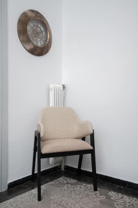 Lovely,Central, Spacious 2-Bedrooms Apartment Pireo Esterno foto