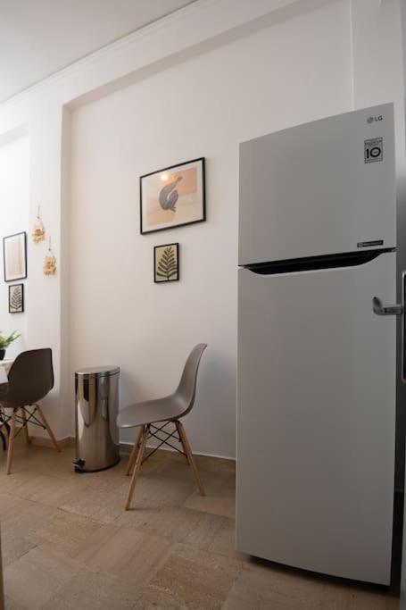 Lovely,Central, Spacious 2-Bedrooms Apartment Pireo Esterno foto