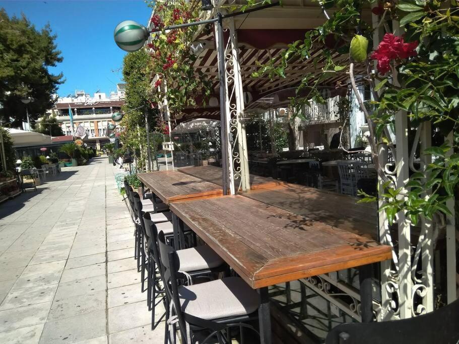 Lovely,Central, Spacious 2-Bedrooms Apartment Pireo Esterno foto