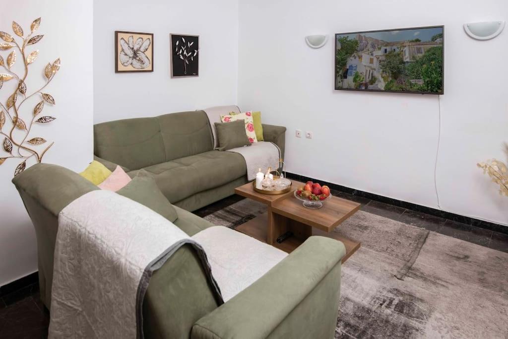 Lovely,Central, Spacious 2-Bedrooms Apartment Pireo Esterno foto